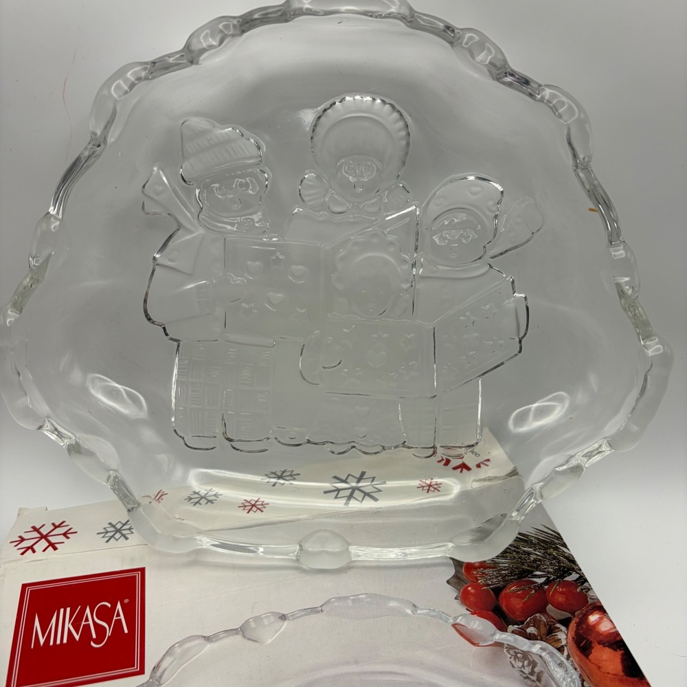Mikasa Holiday Carolers Clear Glass Frosted Embossed Serving Dish Bowl 8.5 Inch